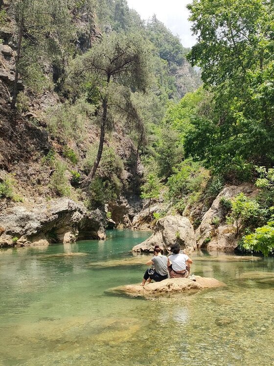 De Beirute: experiência de caminhada e natação no lago Chouwen