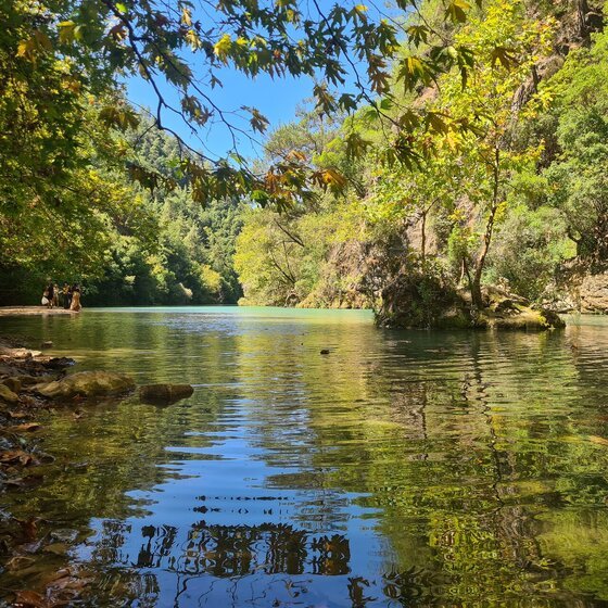 De Beirute: experiência de caminhada e natação no lago Chouwen