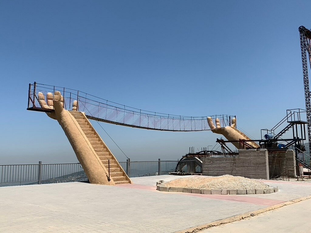 From Bejrutu: Jabal El Arbaaine, Pałac Snów, Oyoun El Samak i Jaskinia Zahlan - wycieczka jednodniowa