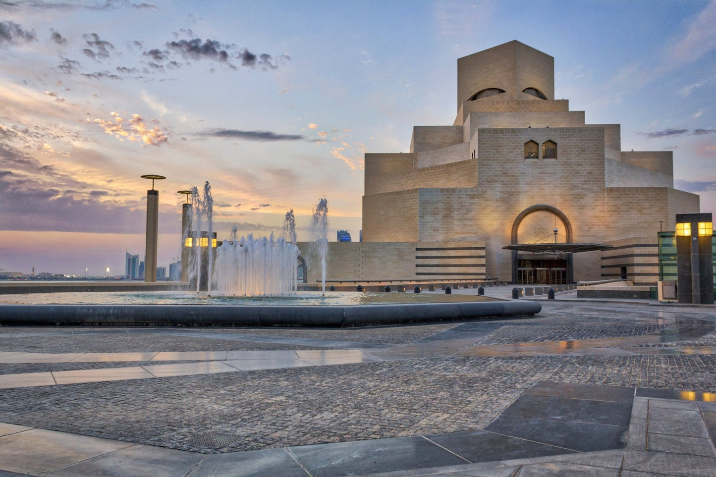 Doha: City Highlights Tour with Hotel and Airport Pickup