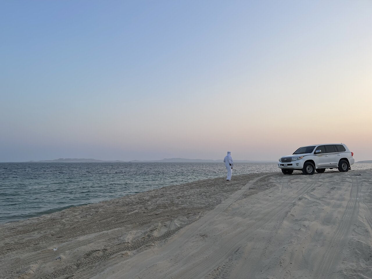 Doha: Private Full - Day Desert Safari, Sandboarding and Buffet Dinner