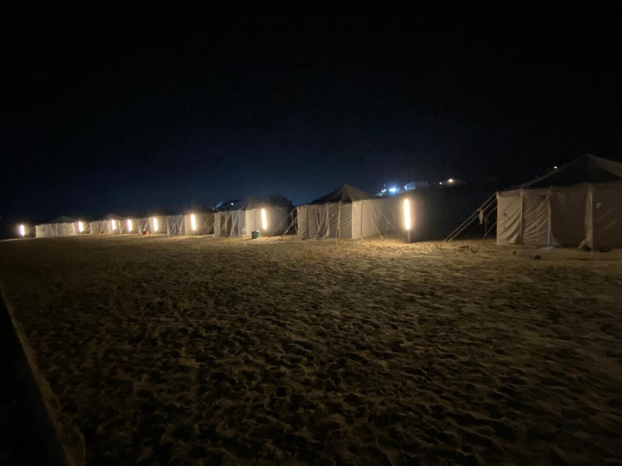 Doha: Private Full - Day Desert Safari, Sandboarding and Buffet Dinner