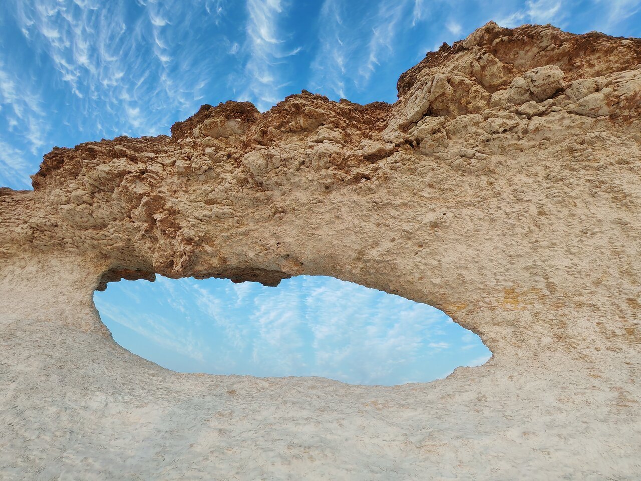 Doha: Private Guided West Coast, Zekreet Fort, Richard Serra Sculpture & Mushroom Hills Tour