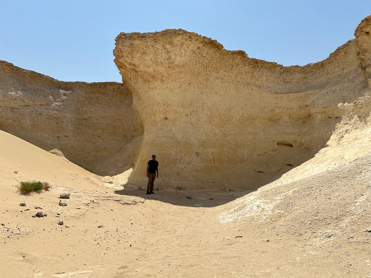 Doha: Private Guided West Coast, Zekreet Fort, Richard Serra Sculpture & Mushroom Hills Tour