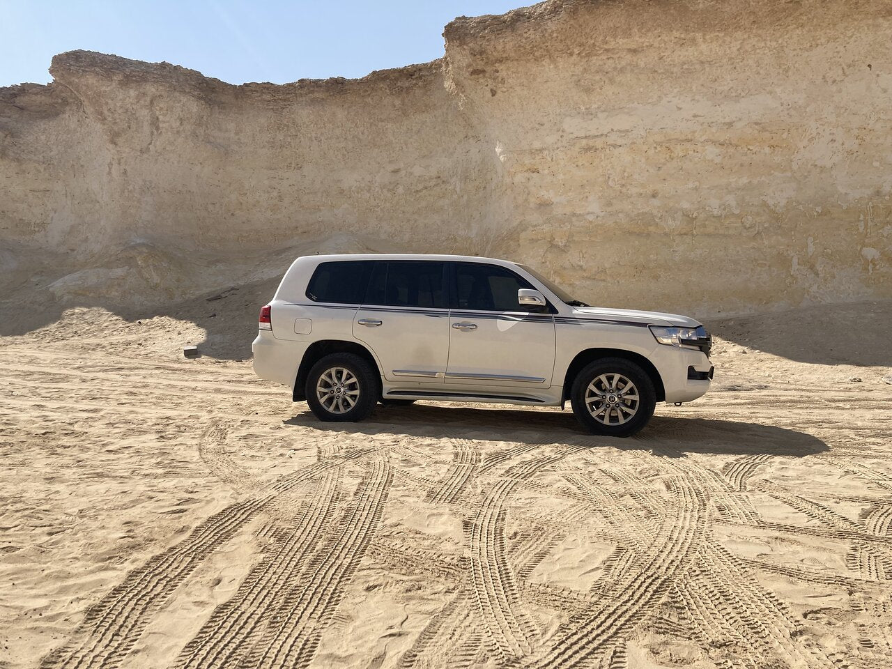 Doha: Private Guided West Coast, Zekreet Fort, Richard Serra Sculpture & Mushroom Hills Tour