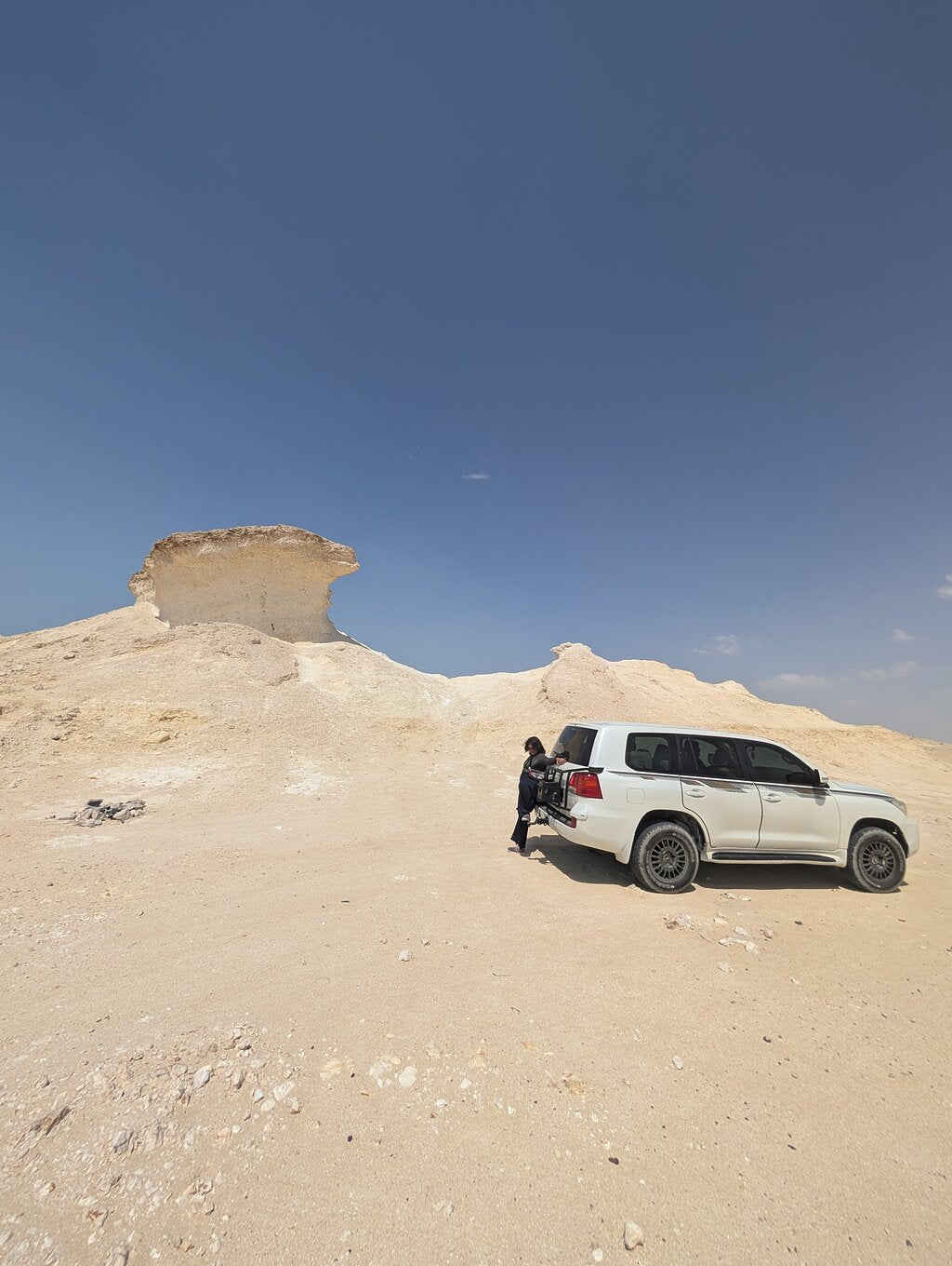 Doha: Private Guided West Coast, Zekreet Fort, Richard Serra Sculpture & Mushroom Hills Tour