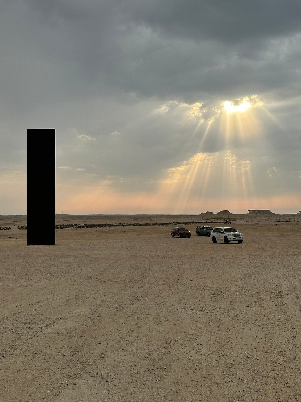 Doha: Private Guided West Coast, Zekreet Fort, Richard Serra Sculpture & Mushroom Hills Tour