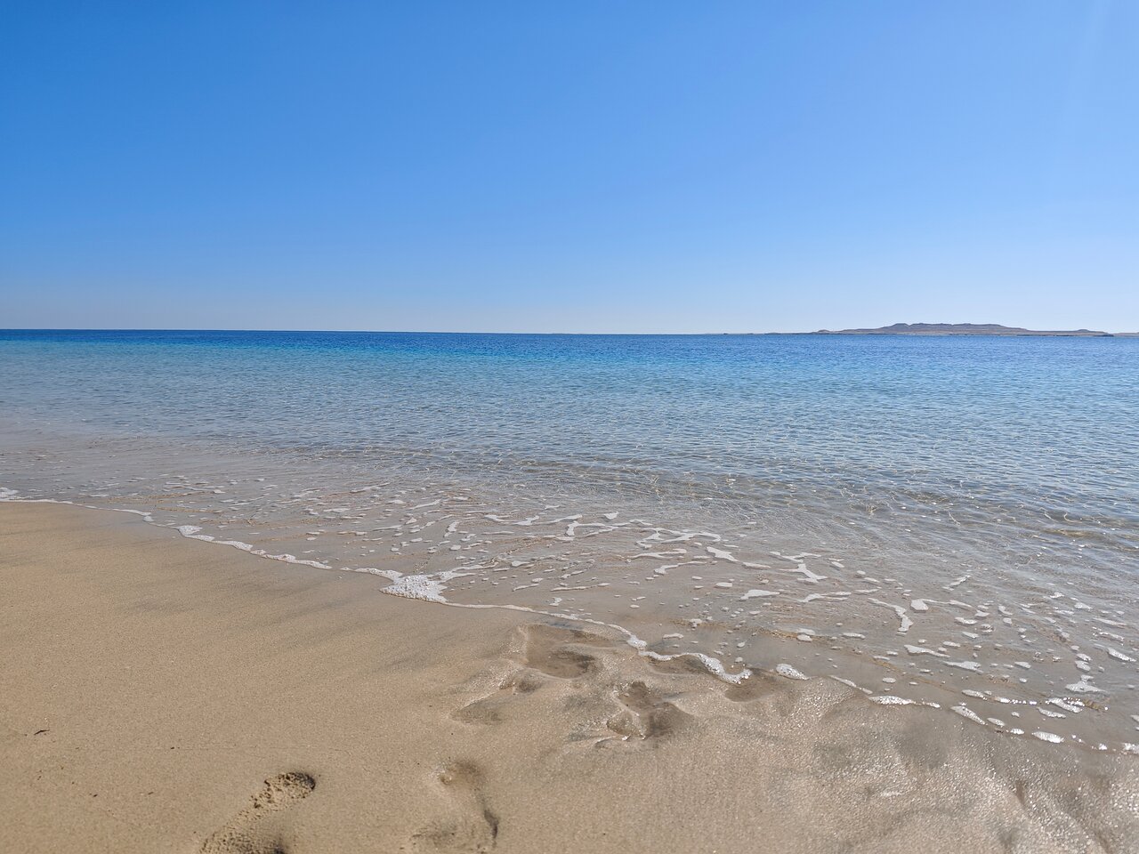 Doha: Private Half - Day Desert Safari and Inland Sea Guided Tour