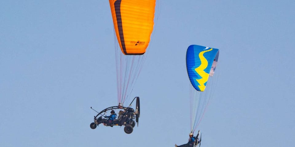 Doha: Private Paratrike Flight Over Qatar's Desert and Coastline