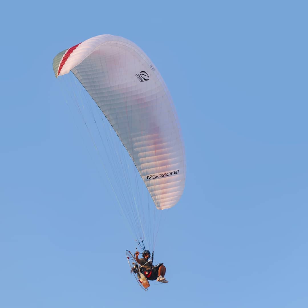 Doha: Private Paratrike Flight Over Qatar's Desert and Coastline