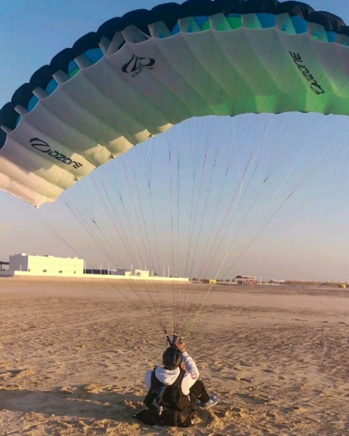 Doha: Private Paratrike Flight Over Qatar's Desert and Coastline