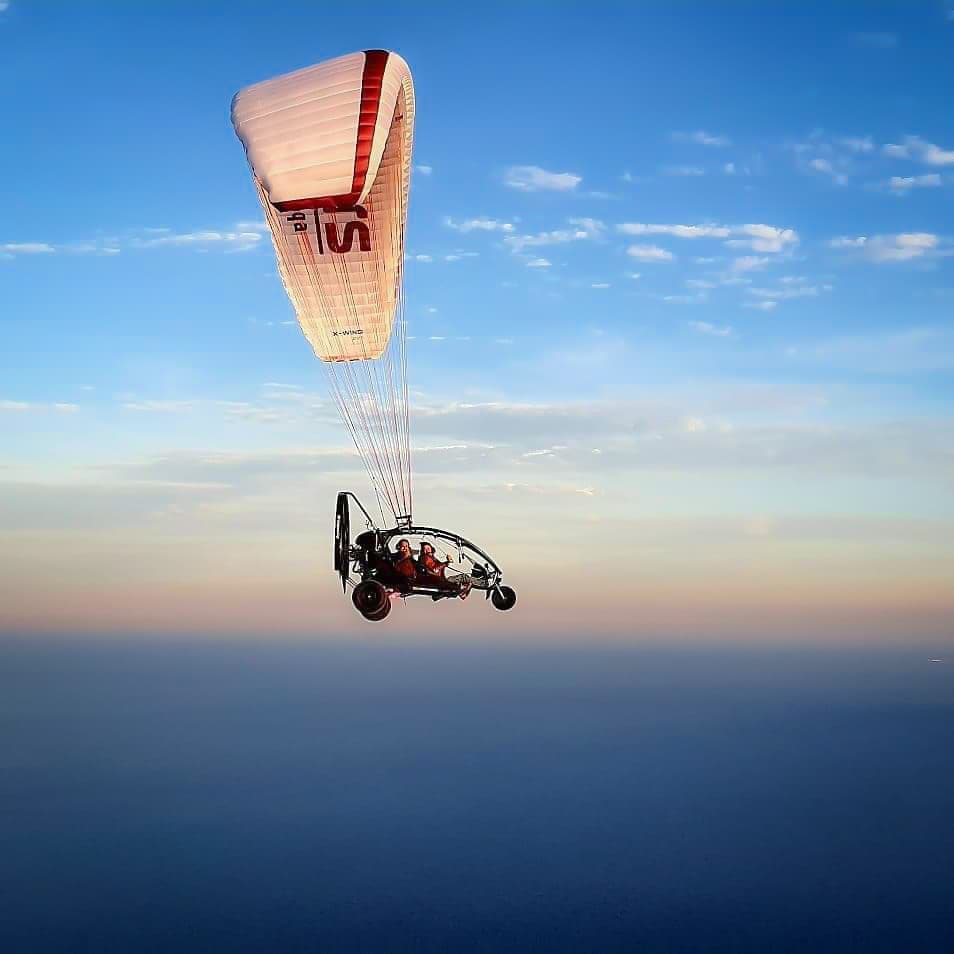 Doha: Private Paratrike Flight Over Qatar's Desert and Coastline