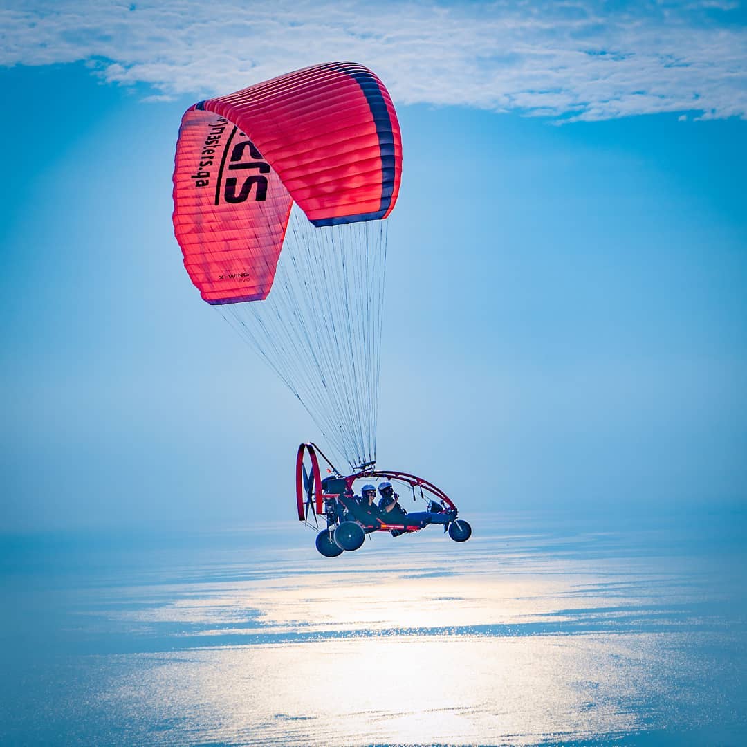 Doha: Private Paratrike Flight Over Qatar's Desert and Coastline