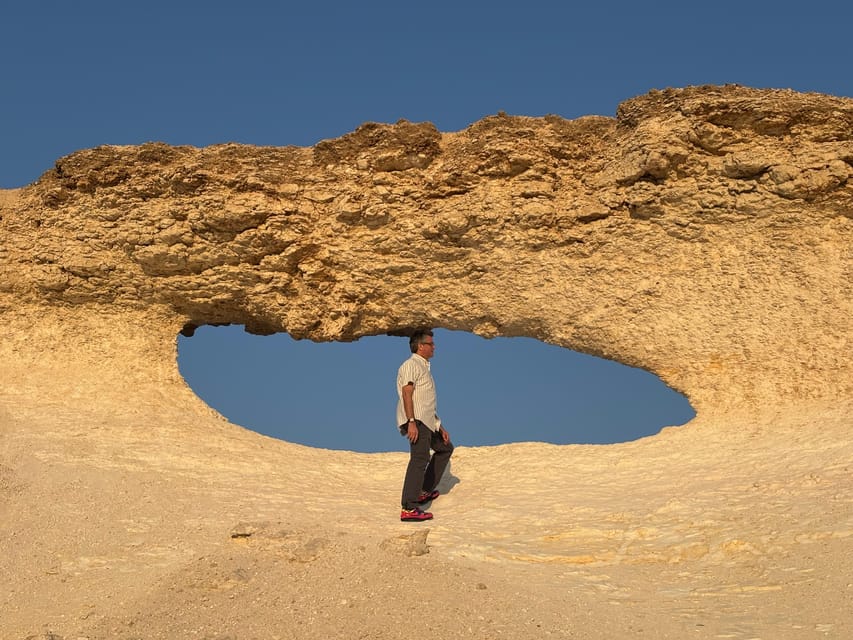 Doha: Western Qatar Desert Tour with Camel Racetrack, Zekreet Fort and Mushroom Rocks