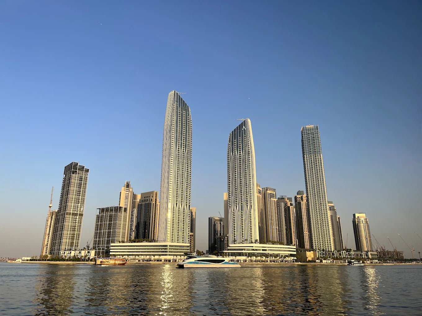 Dubai: Private City Tour with Abra Ride, Souks and Palm Jumeirah