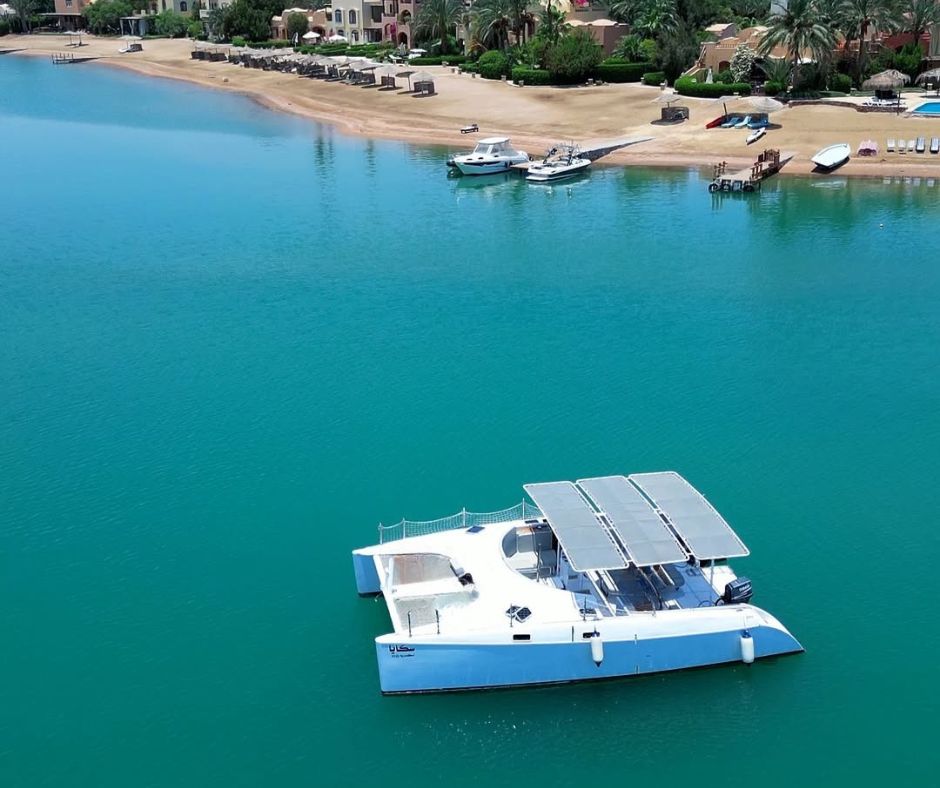 El Gouna: Private Catamaran Boat Trip to Bayoud
