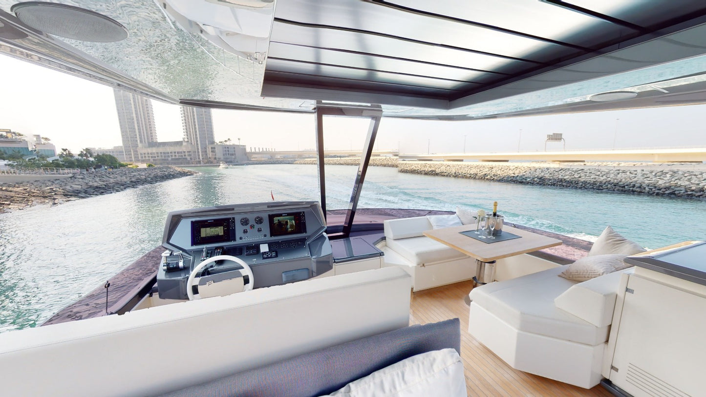 Dubai: Sewa Kapal Pesiar Mewah Ferretti 78ft LINA Pribadi