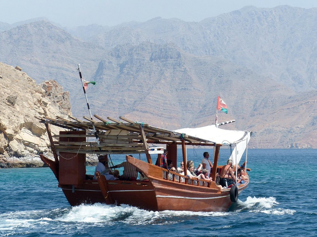 From Khasab: Fjords of Musandam Dhow Cruise with Buffet Lunch