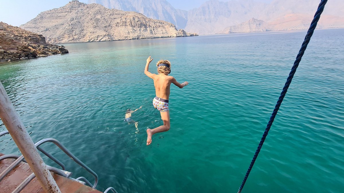 From Khasab: Fjords of Musandam Dhow Cruise with Buffet Lunch