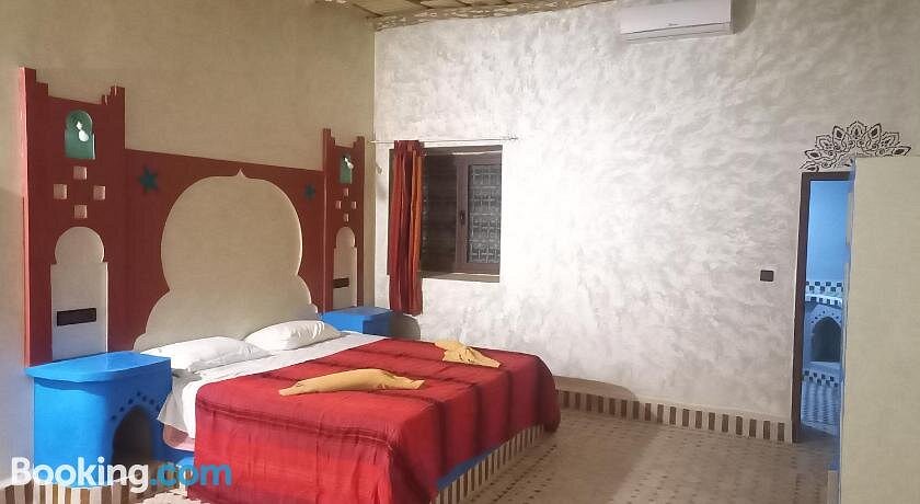 From Marrakech: Private 3 - Days Tour from Marrakech to Merzouga with Desert Camp Stay