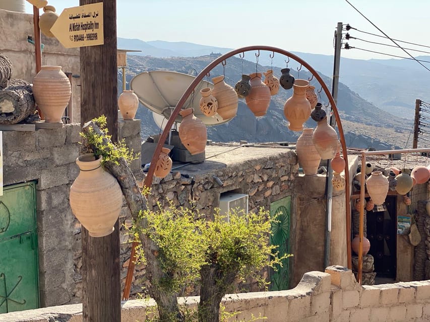 From Muscat: Nizwa, Al Hamra, and Jebel Shams Trip with Overnight Stay