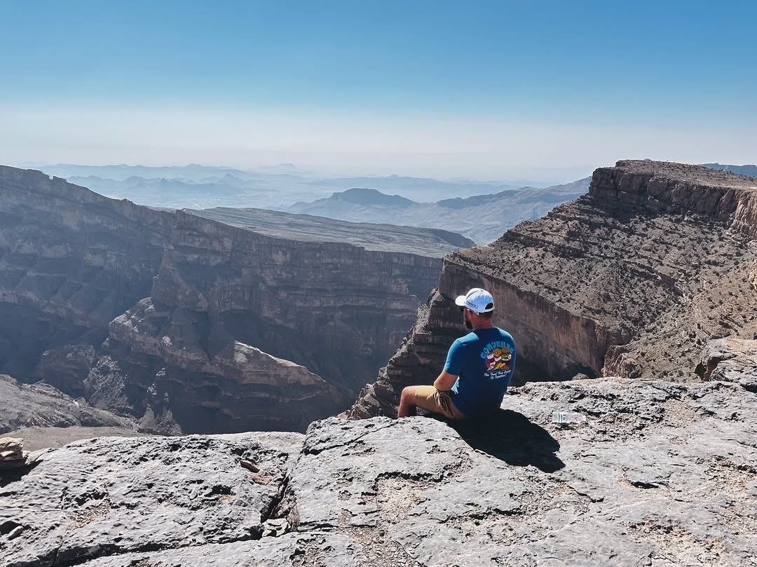 From Muscat: Nizwa, Al Hamra, and Jebel Shams Trip with Overnight Stay