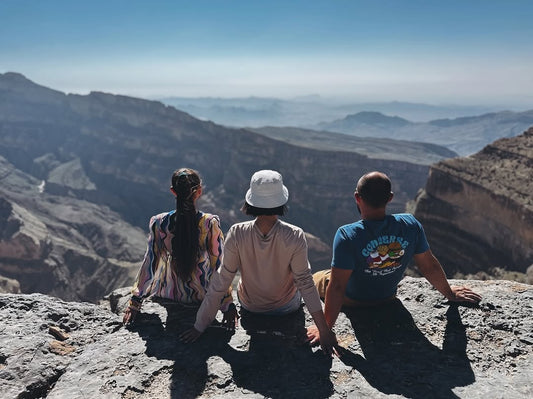 From Muscat: Nizwa, Al Hamra, and Jebel Shams Trip with Overnight Stay