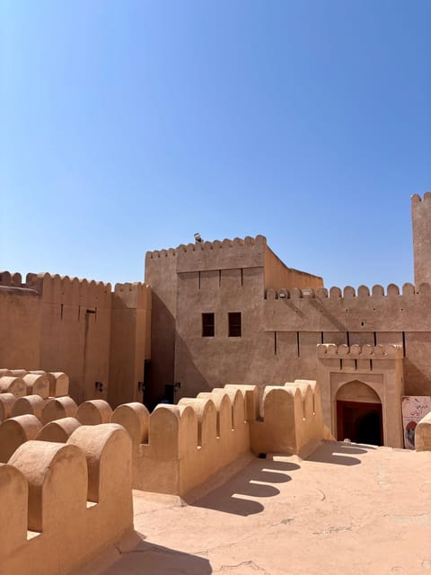 From Muscat: Nizwa Fort, Bahla, Jabreen or Oman Across Ages Museum
