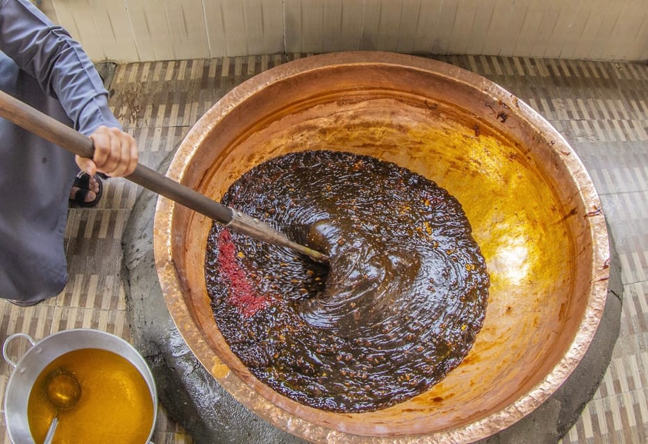 From Muscat: Private Tour to Nizwa, Jebel Akhdar or Jebel Shams with Fort Visit