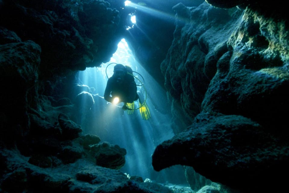 From Sharm El Sheikh or Dahab: Blue Hole and Canyon Diving Experience