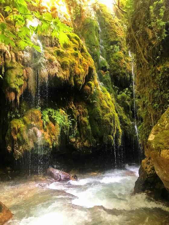 ベイルート:マール・リシャ修道院からカンヌービン修道院へのガイド付きツアー