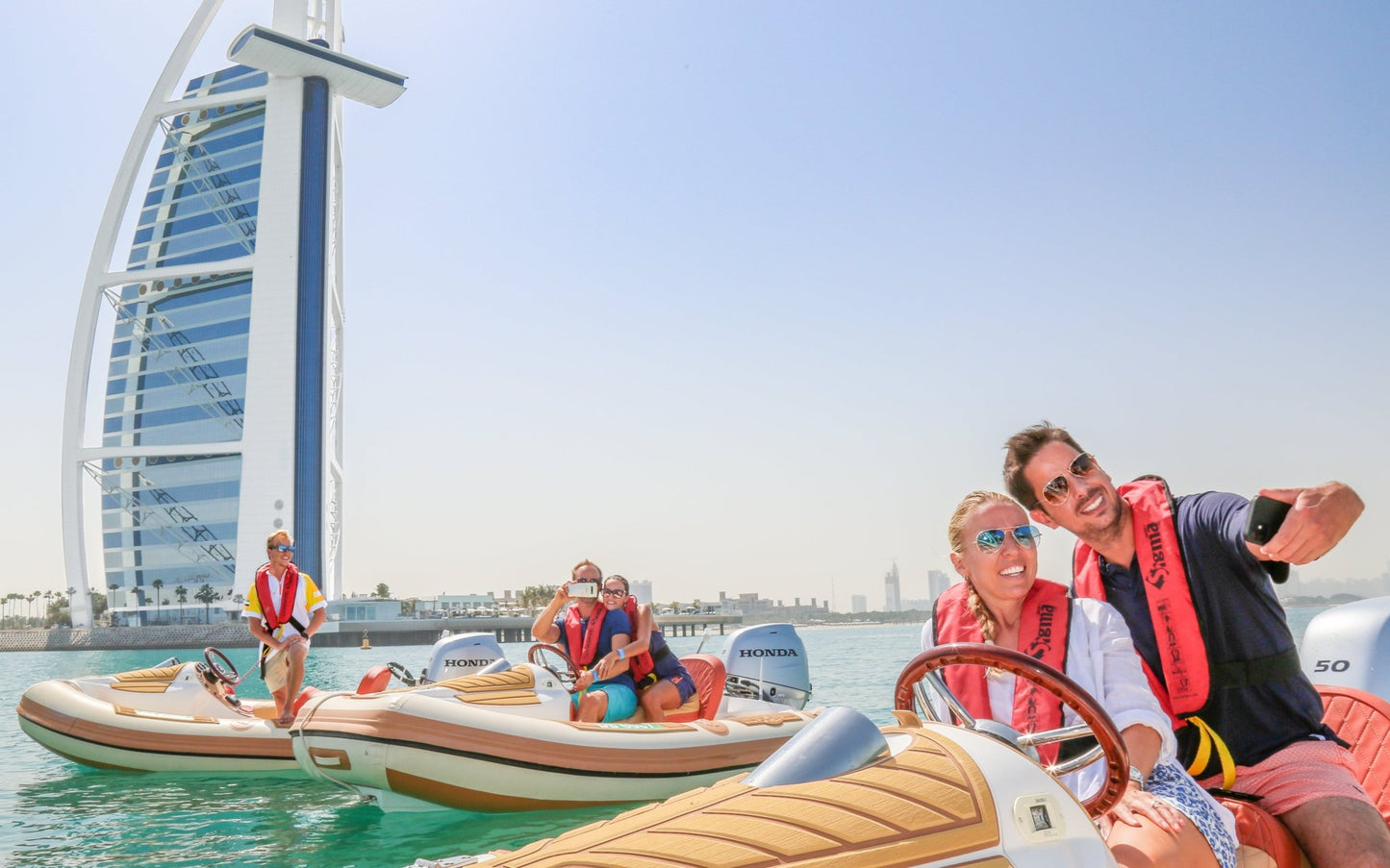 Dubái: experiencia en lancha motora sin conductor