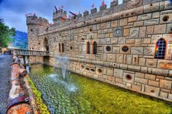 Beirut: Chouf Mountains and Moussa Castle Private Tour