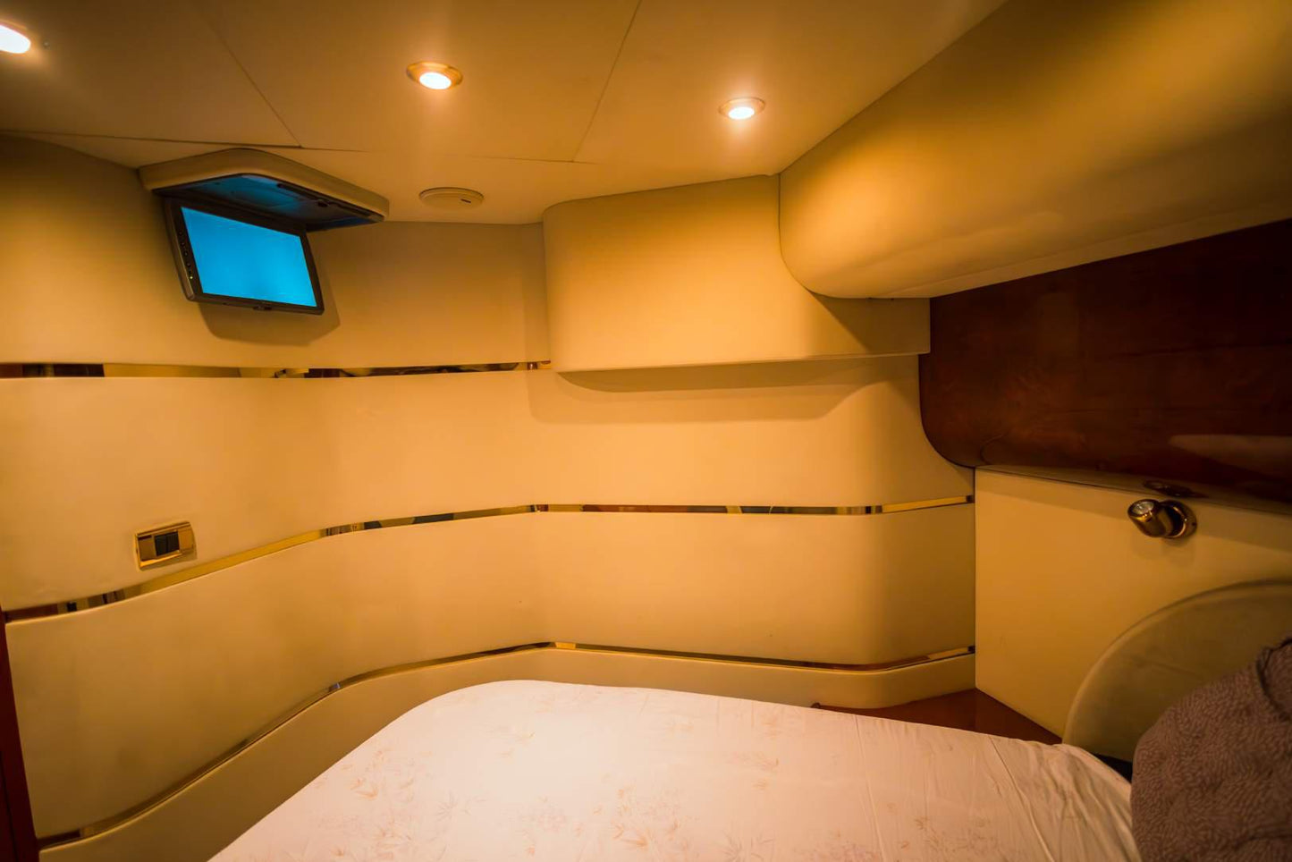 Dubái: alquiler de yate privado Azimut de 65 pies