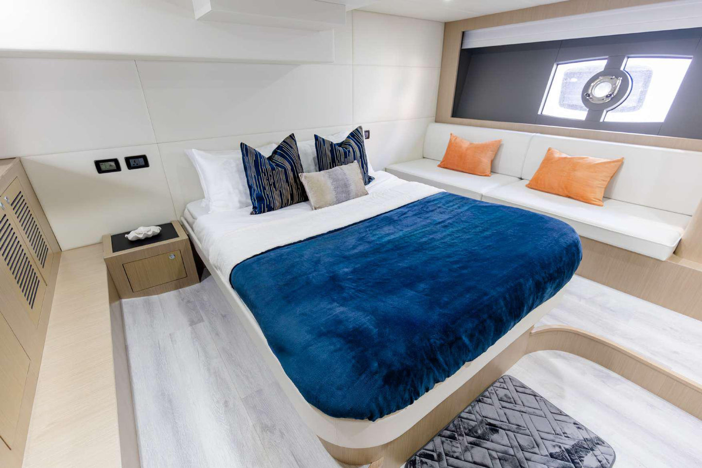 Dubai: Viva 52 Fuß Luxusyacht, Privatvermietung