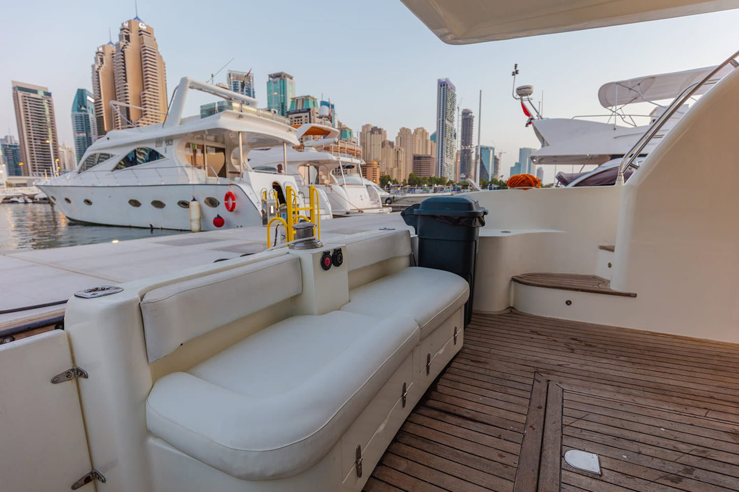 Dubai: Private 50FT Yacht Tour