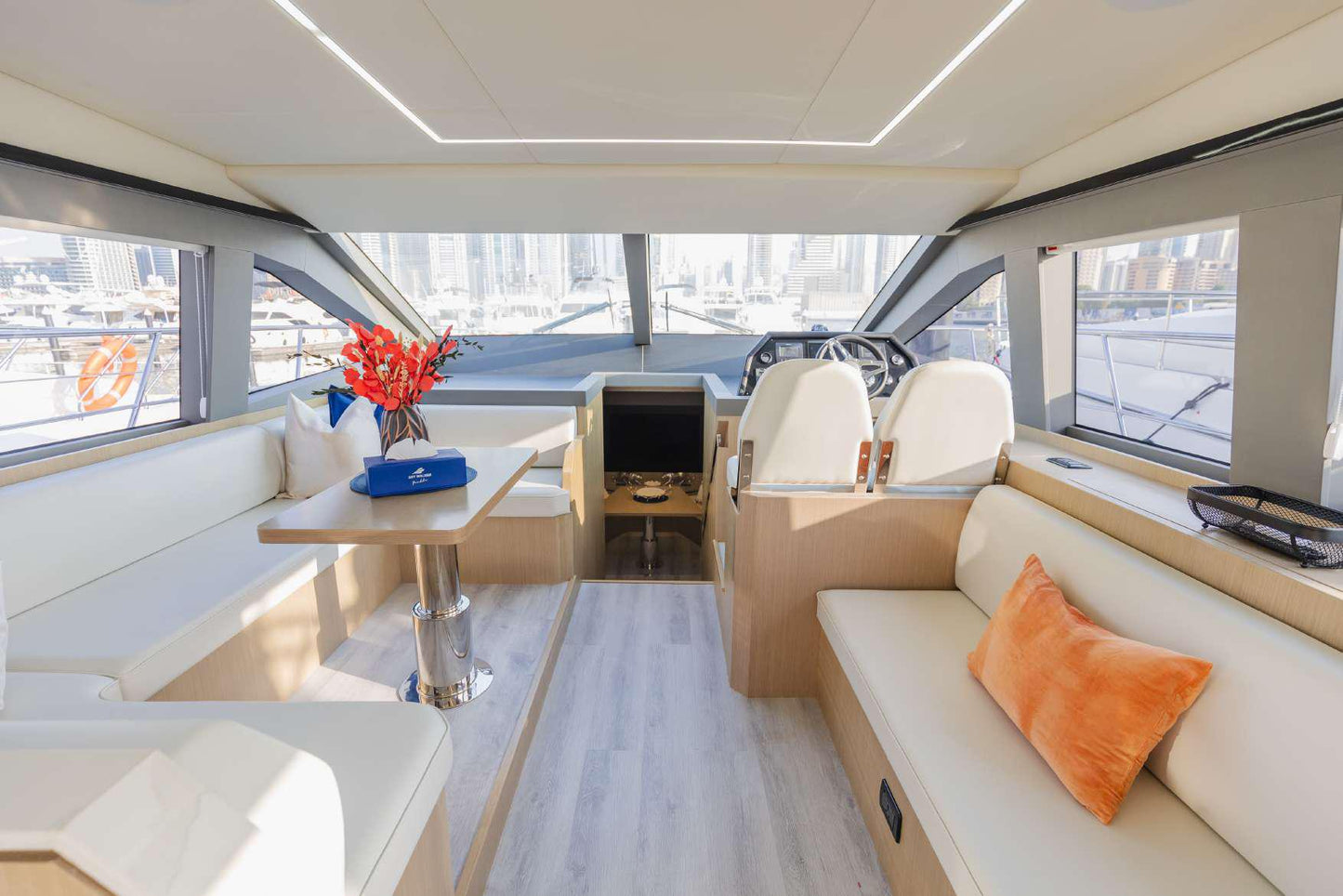 Dubai: Viva 52 Fuß Luxusyacht, Privatvermietung