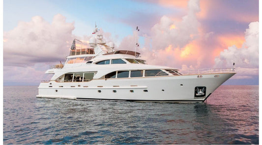 ドバイ:110フィート ベネッティ(プレミアム)ヨットツアー