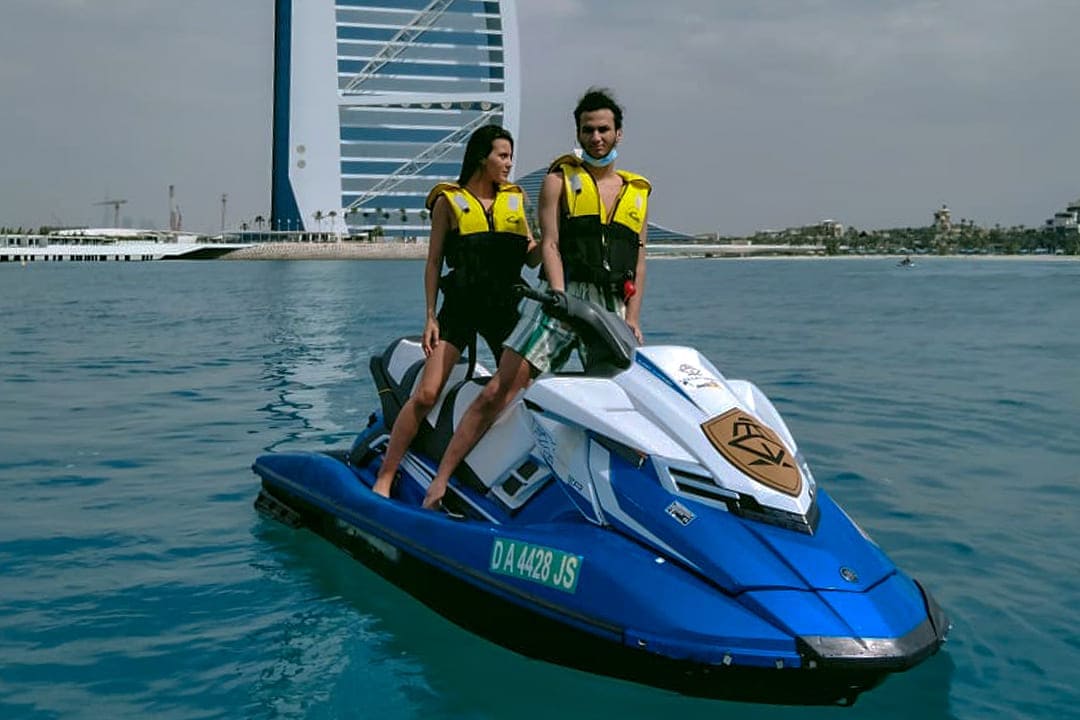 Дубай: опыт катания на гидроцикле в Марине