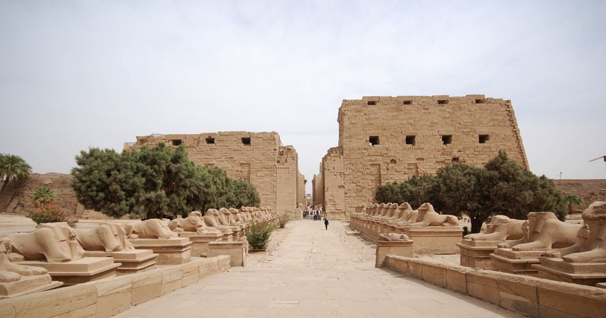 Luxor: Full - Day Hot Air Balloon Ride with East and West Bank Private Tour
