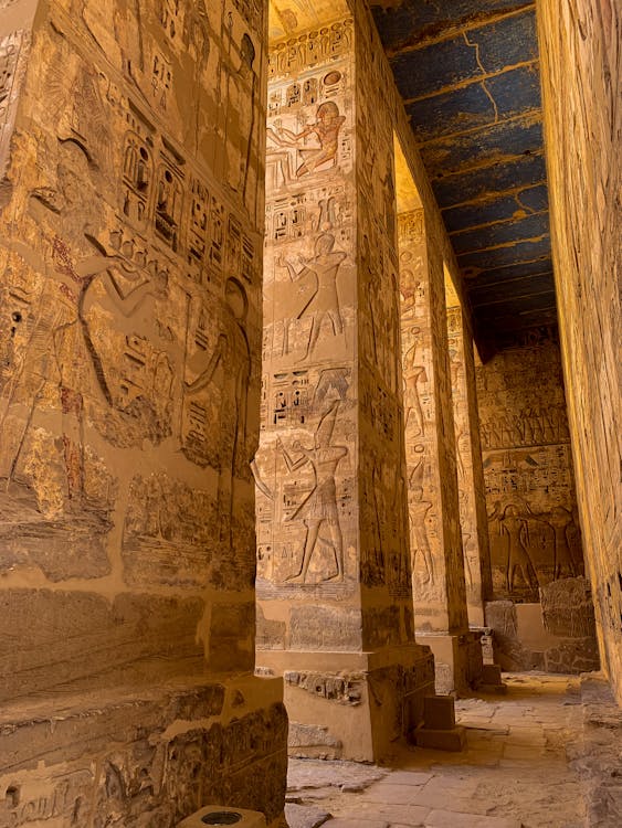 Luxor: Private Guided Tour to East and West Bank