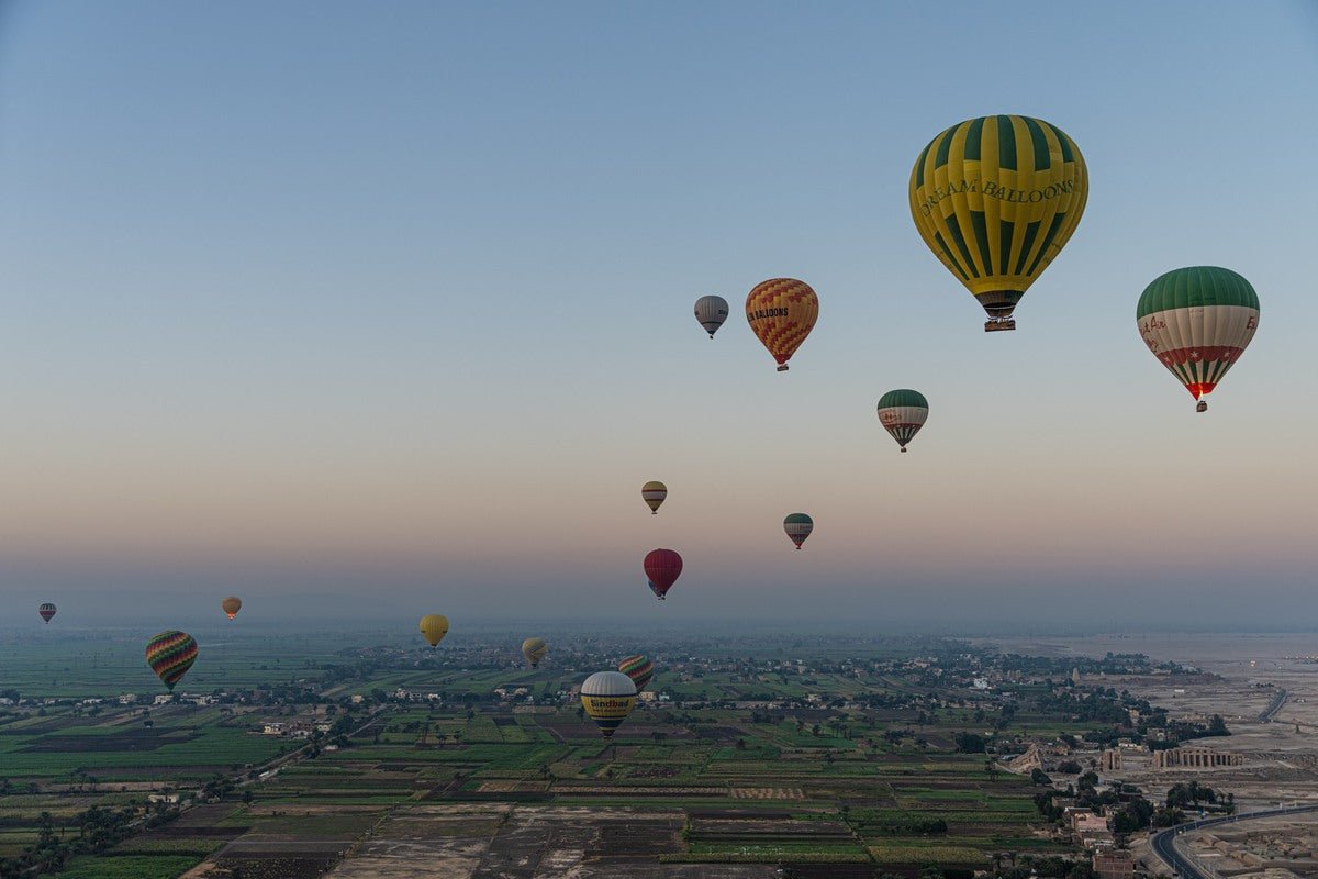 Luxor: Sunrise Hot Air Balloon Ride over Luxor Ancient Landmarks