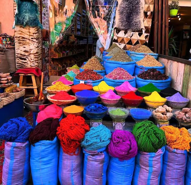 Marrakech: City Walking Tour with Bahia Palace, Saadian Tombs, and Souks