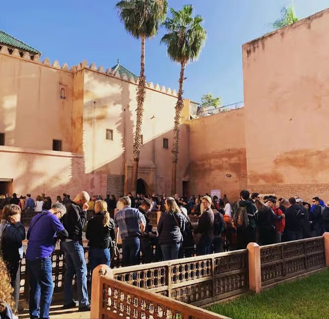 Marrakech: City Walking Tour with Bahia Palace, Saadian Tombs, and Souks