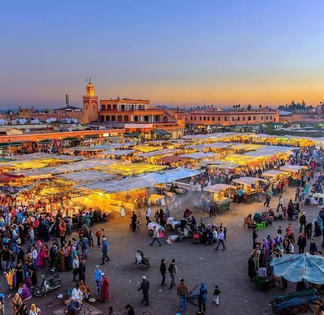Marrakech: City Walking Tour with Bahia Palace, Saadian Tombs, and Souks