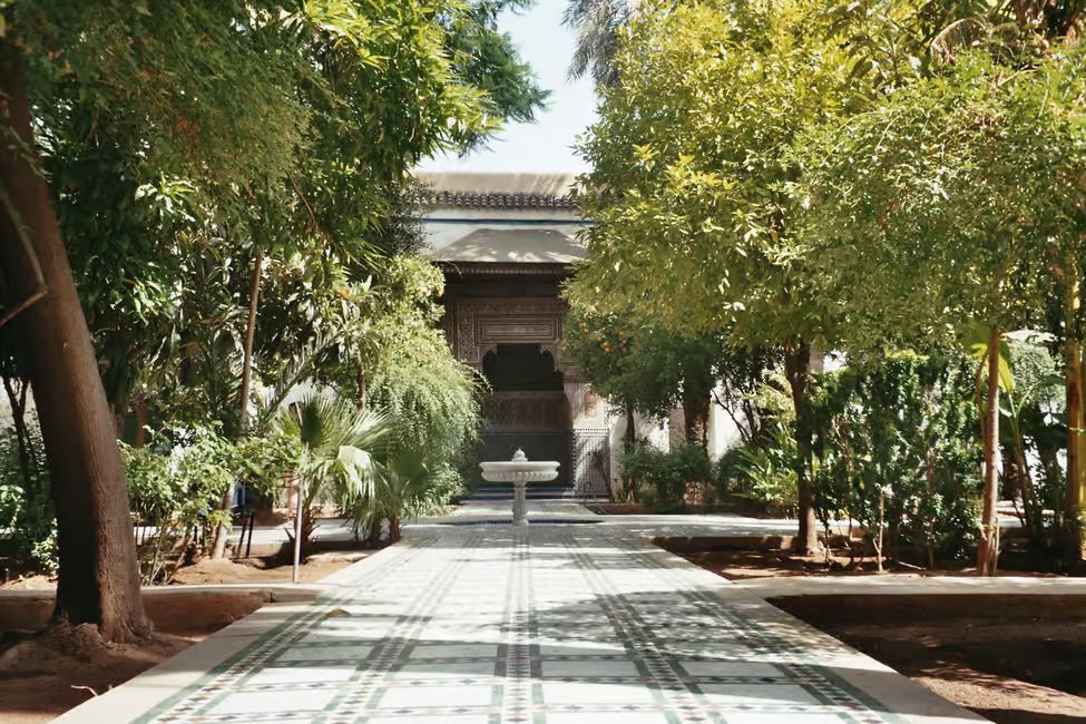 Marrakech: Guided City Tour of Koutoubia Mosque, Saadian Tombs, and Bahia Palace