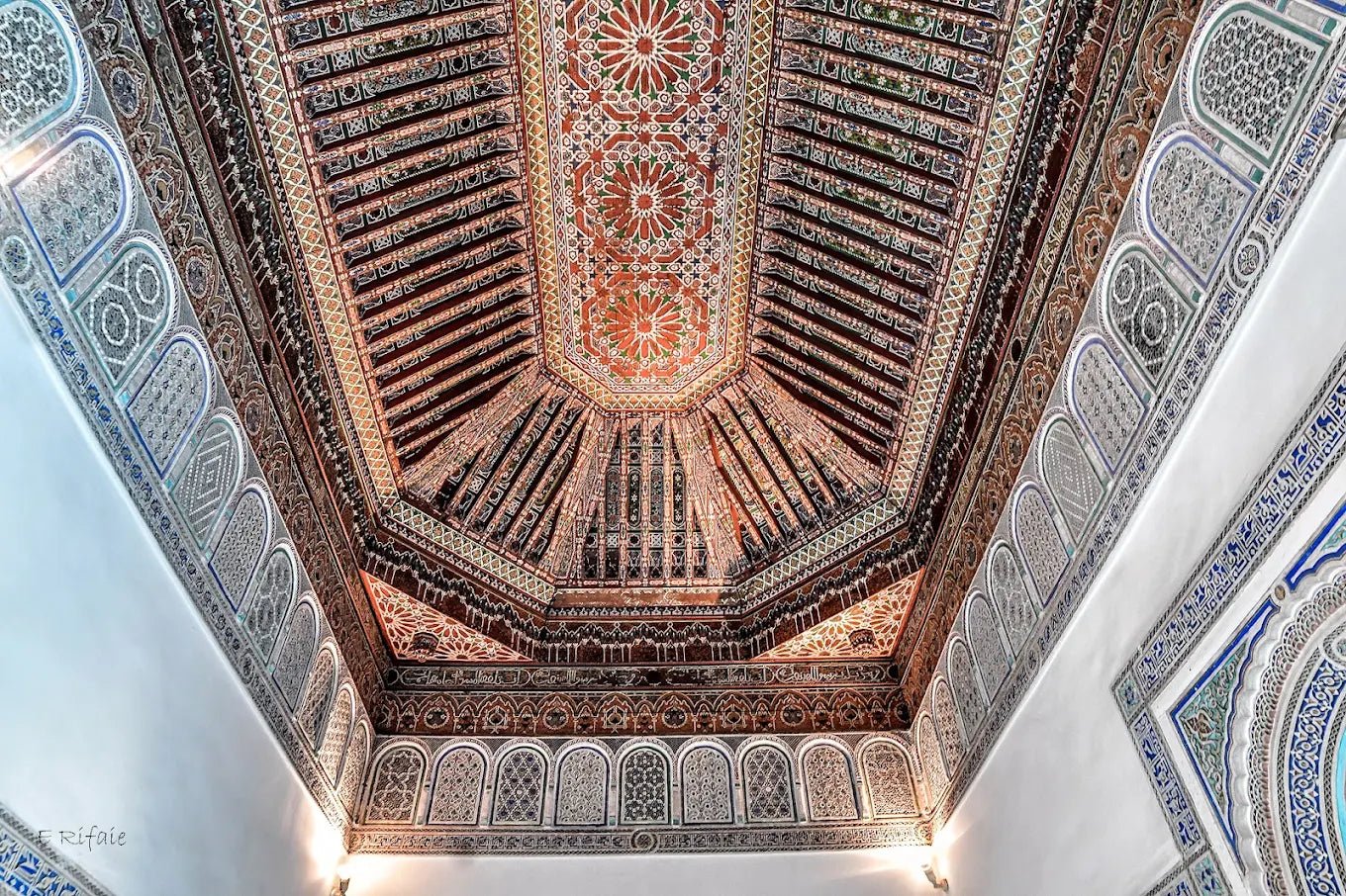 Marrakech: Guided City Tour of Koutoubia Mosque, Saadian Tombs, and Bahia Palace