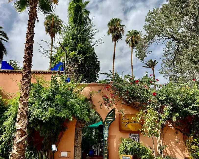 Marrakech: Majorelle & Menara Gardens Tour with Horse Carriage Ride
