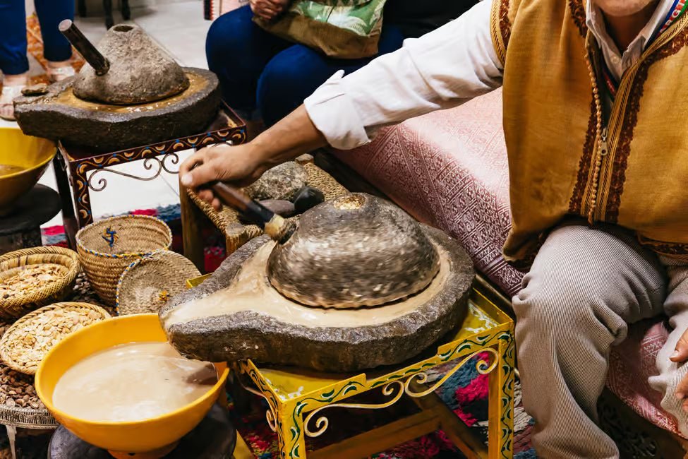 Marrakech: Night Street Food Tour with Local Tastings and Rooftop Tea