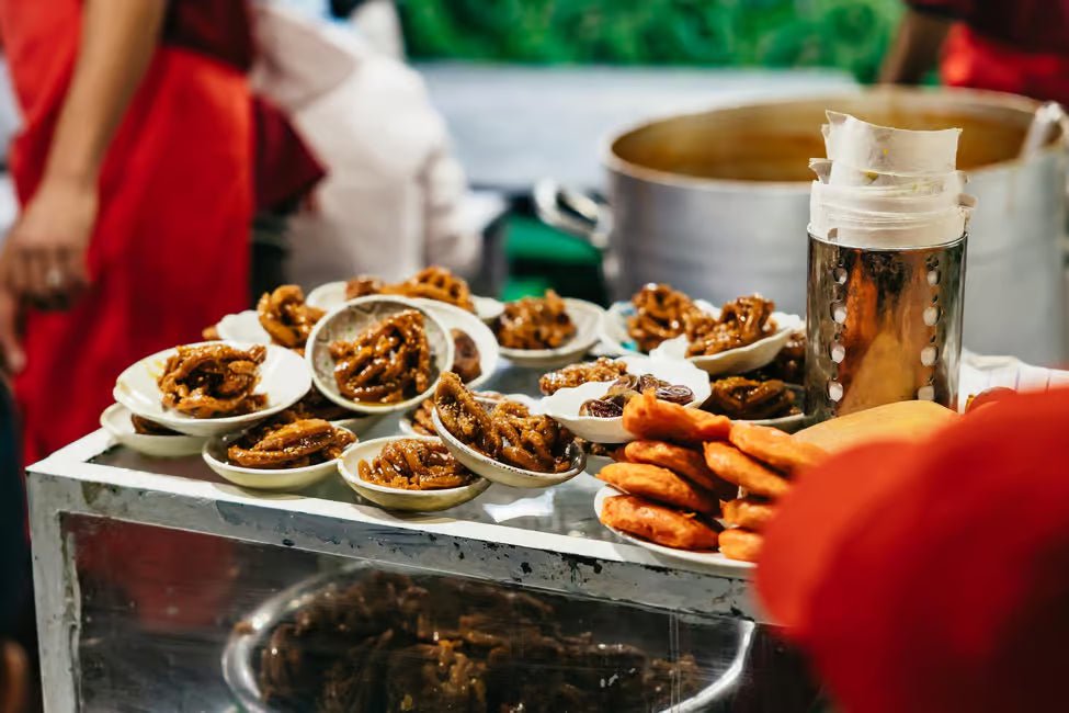 Marrakech: Night Street Food Tour with Local Tastings and Rooftop Tea